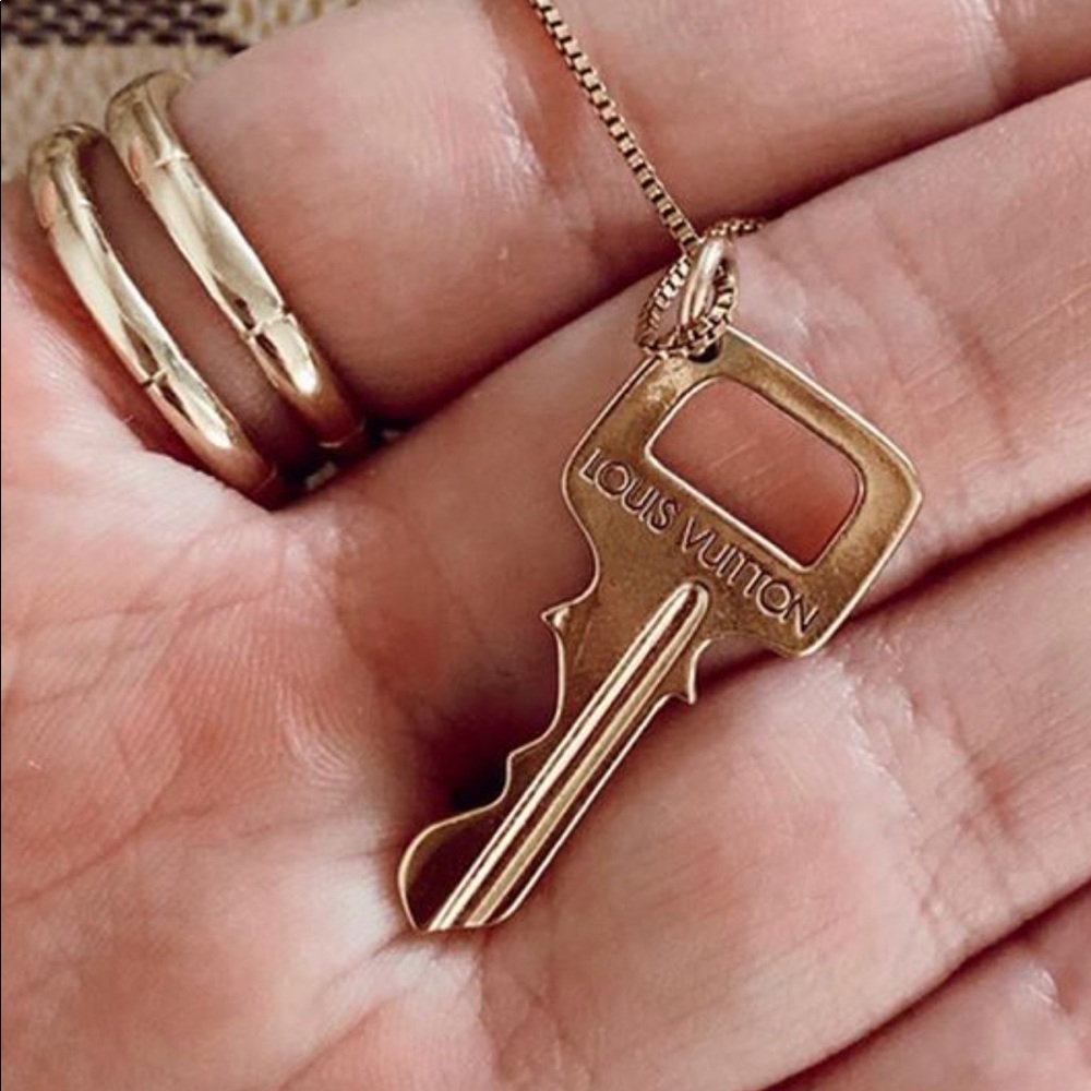 ISO:IN SEARCH OF: LOUIS VUITTON KEY